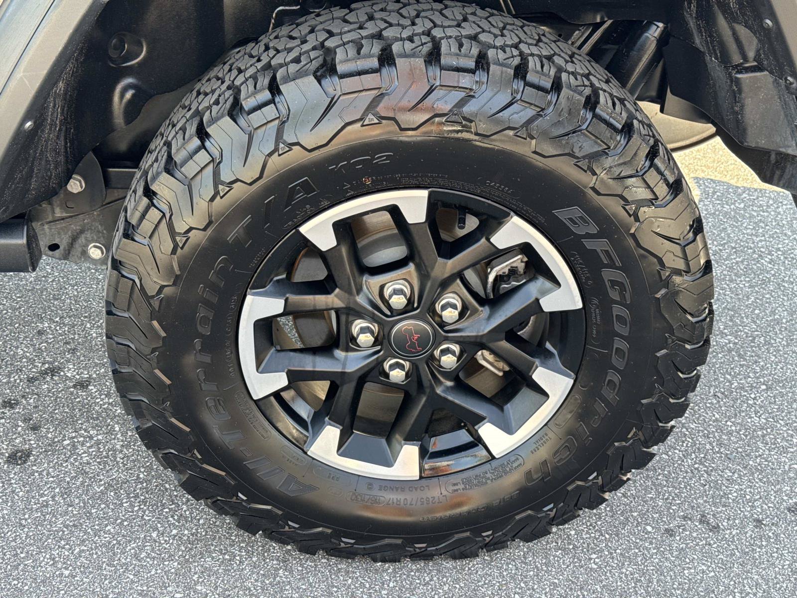 Used 2025 Jeep Wrangler Unlimited Rubicon w/ Convenience Group AWD/4WD image 20