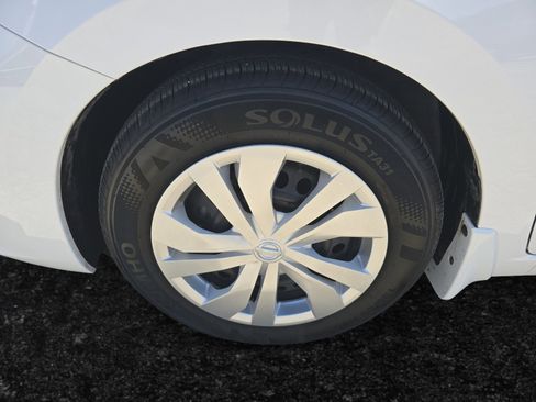 Used 2024 Nissan Versa S w/ Trunk Package image 23