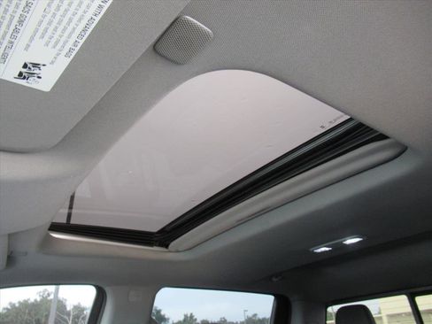 Used 2023 Chevrolet Silverado 1500 LT Trail Boss w/ Convenience Package II image 28