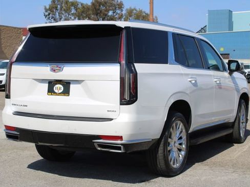 Used 2023 Cadillac Escalade Premium Luxury AWD/4WD image 5