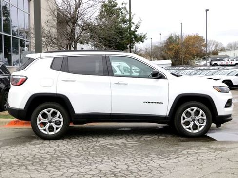 New 2026 Jeep Compass Latitude image 4
