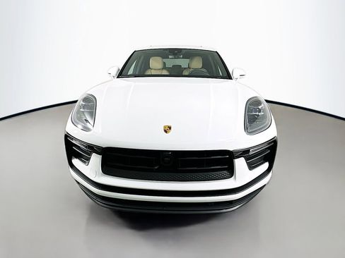 Used 2025 Porsche Macan image 6