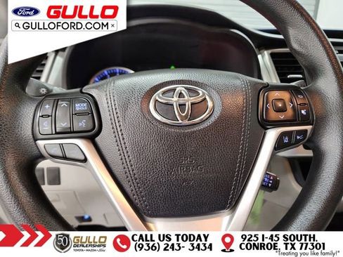Used 2018 Toyota Highlander LE image 23