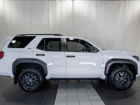 Used 2025 Toyota 4Runner SR5 AWD/4WD image 3
