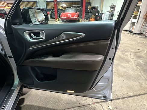 Used 2019 INFINITI QX60 Luxe w/ Essential Package image 20