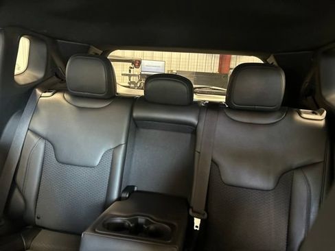 Used 2023 Jeep Compass Latitude w/ Convenience Group AWD/4WD image 20