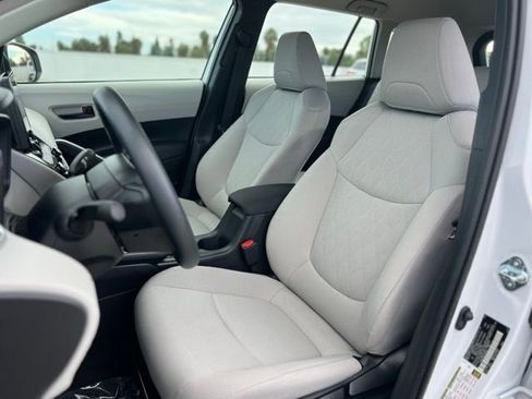 Used 2026 Toyota Corolla Cross L image 13