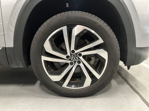 Used 2022 Volkswagen Atlas SEL AWD/4WD image 2