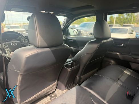 Used 2023 Toyota Tacoma TRD Off-Road w/ TRD Premium Off Road Package AWD/4WD image 16
