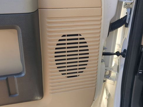 Used 2015 Ford F350 Lariat w/ Lariat Interior Package image 15