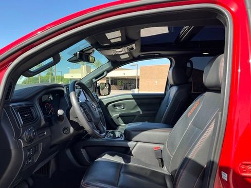 Used 2023 Nissan Titan PRO-4X w/ Pro-4x Convenience Package AWD/4WD image 13