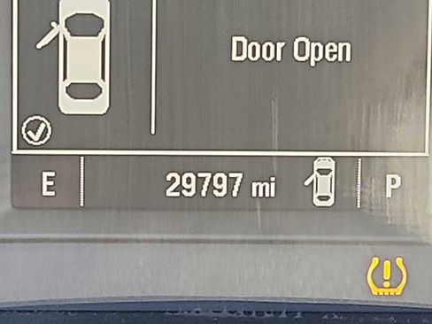 Used 2024 Chevrolet Trax LS w/ LS Convenience Package image 18