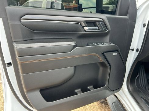 Used 2024 GMC Sierra 2500 AT4 w/ AT4 Premium Plus Package AWD/4WD image 18