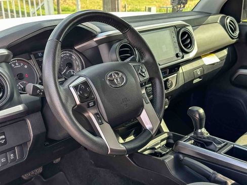 Used 2023 Toyota Tacoma SR5 w/ Technology Package AWD/4WD image 11