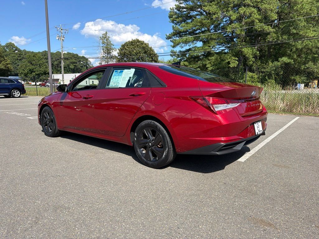 Certified 2023 Hyundai Elantra SEL w/ Preferred Accessory Package FWD image 12