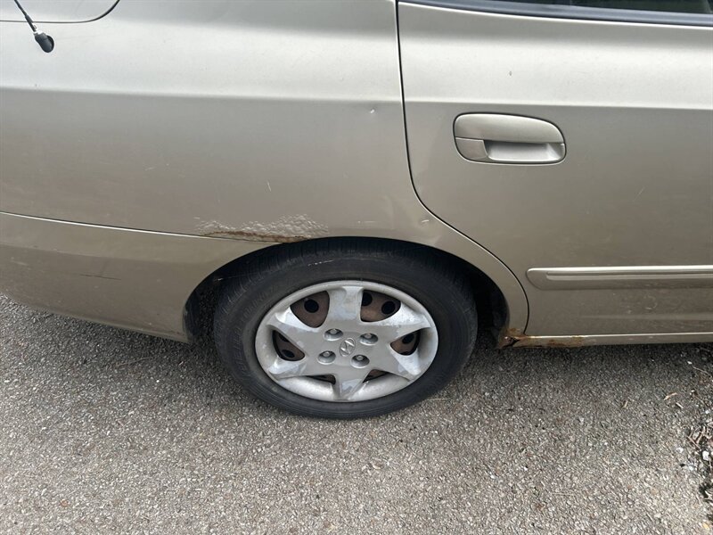 Used 2005 Hyundai Elantra GLS FWD image 17