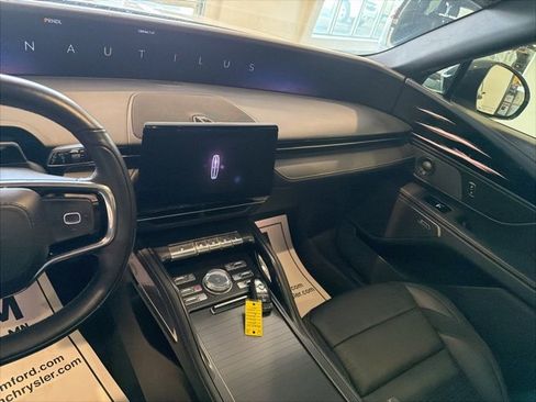 Used 2024 Lincoln Nautilus Reserve w/ Equipment Group 202A image 12