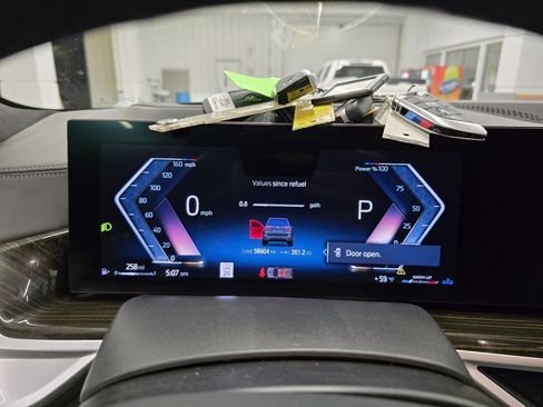 Used 2023 BMW X7 xDrive40i w/ Executive Package image 22