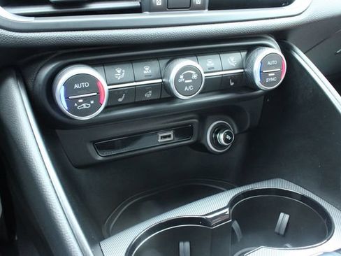 Used 2024 Alfa Romeo Giulia Ti AWD/4WD image 18