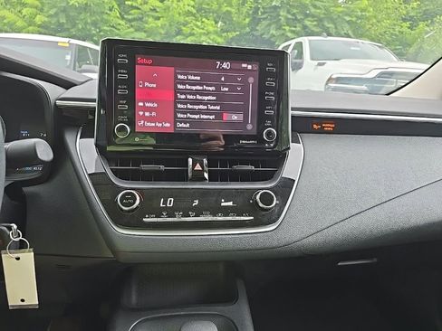 Used 2021 Toyota Corolla LE FWD image 22