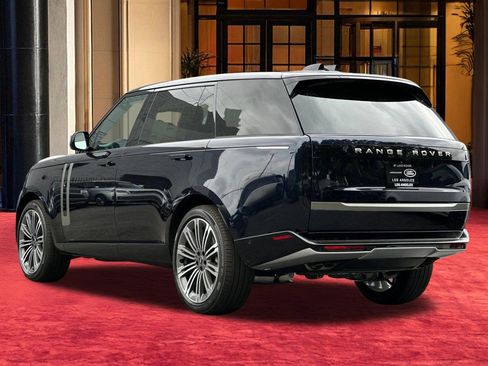 New 2025 Land Rover Range Rover Long Wheelbase SE AWD/4WD image 3