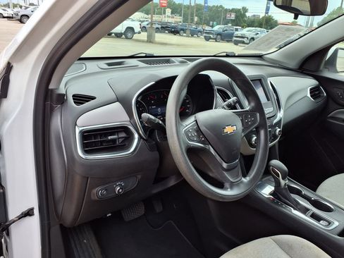 Used 2024 Chevrolet Equinox LT FWD image 24
