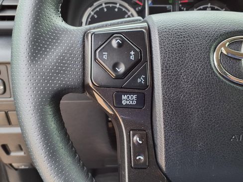 Certified 2022 Toyota 4Runner TRD Off-Road AWD/4WD image 22