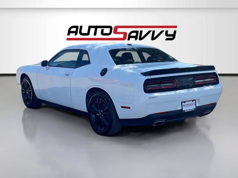 Used 2022 Dodge Challenger SXT w/ Driver Convenience Group AWD/4WD image 5