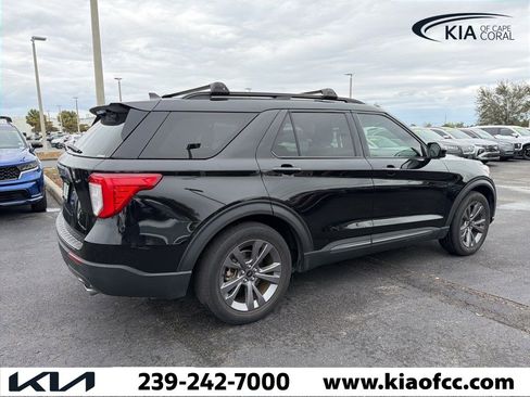 Used 2022 Ford Explorer XLT w/ Equipment Group 202A image 6