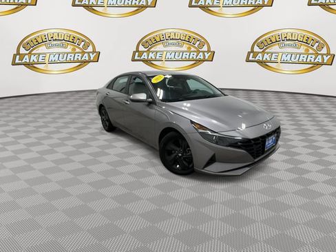 Used 2021 Hyundai Elantra SEL w/ Convenience Package FWD image 5
