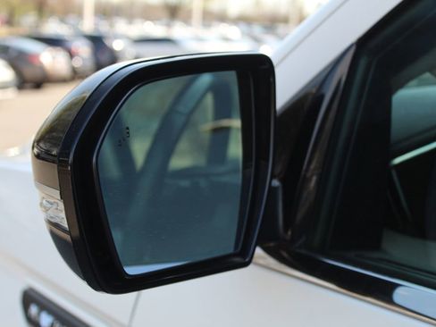 Used 2022 Lincoln Navigator Reserve image 13