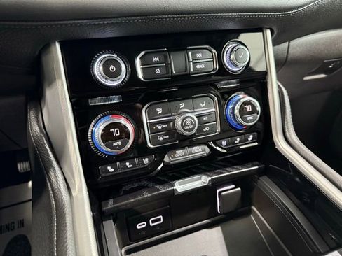 Used 2021 GMC Yukon Denali w/ Denali Premium Package image 30