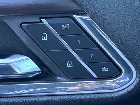 Used 2024 GMC Sierra 1500 SLT image 33