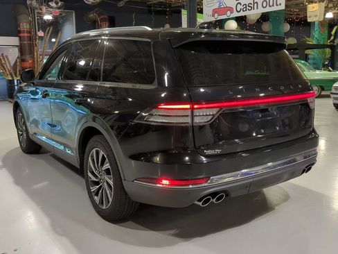 Used 2025 Lincoln Aviator AWD image 10