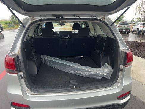 Used 2019 Kia Sorento L FWD image 21