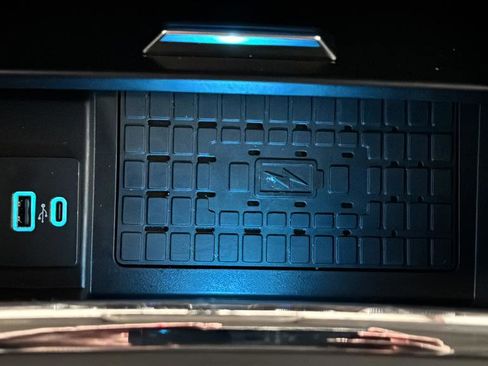 Used 2024 Ford Expedition Max XLT image 34