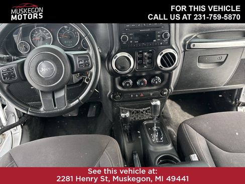 Used 2013 Jeep Wrangler Unlimited Sahara w/ Connectivity Group image 12