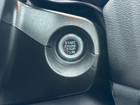 Used 2023 Jeep Renegade Latitude w/ Sun & Fun Group AWD/4WD image 20