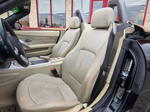 Used 2004 BMW Z4 2.5i image 10