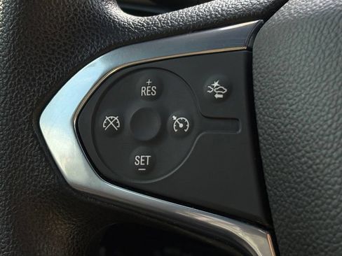 Used 2022 Chevrolet Traverse LS FWD image 10