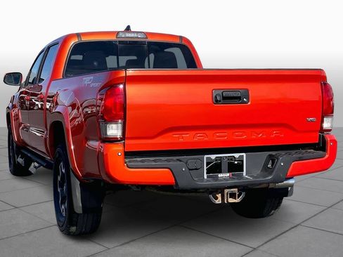 Used 2017 Toyota Tacoma TRD Sport w/ Premium & Technology Package image 12