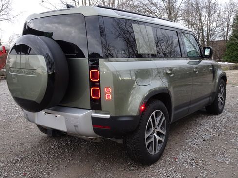 New 2025 Land Rover Defender 110 S image 12