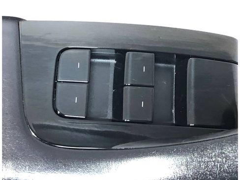 Used 2021 Tesla Model Y Long Range image 33