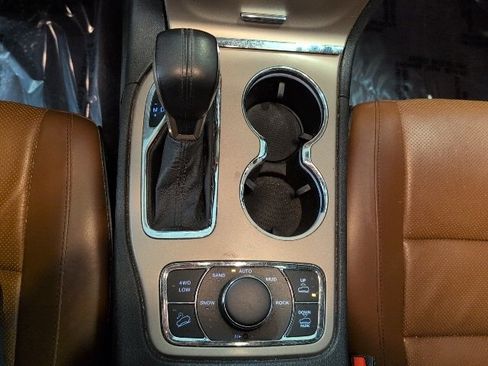 Used 2017 Jeep Grand Cherokee Summit image 26