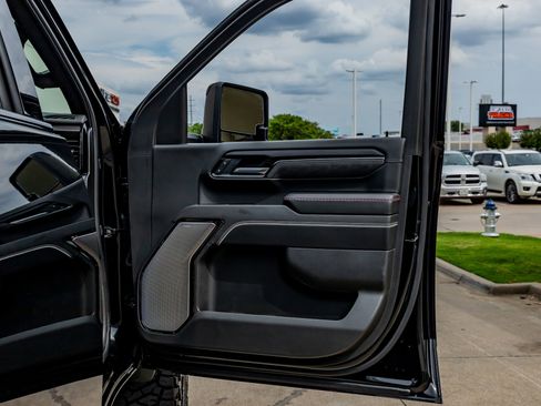 Used 2025 GMC Sierra 2500 AT4X AWD/4WD image 38
