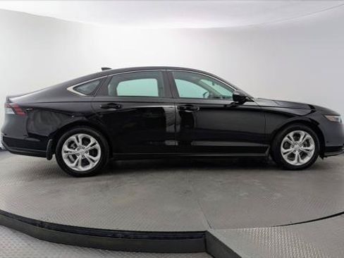 Used 2025 Honda Accord LX image 9