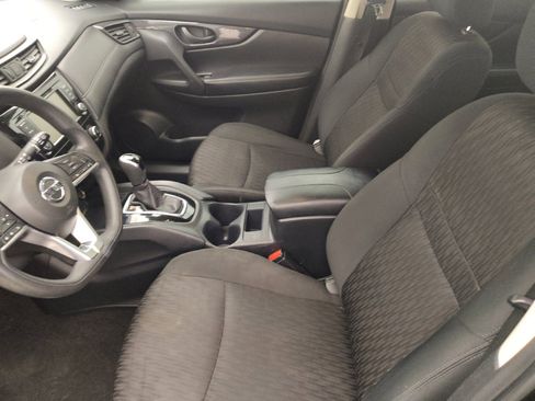 Used 2020 Nissan Rogue S FWD image 17