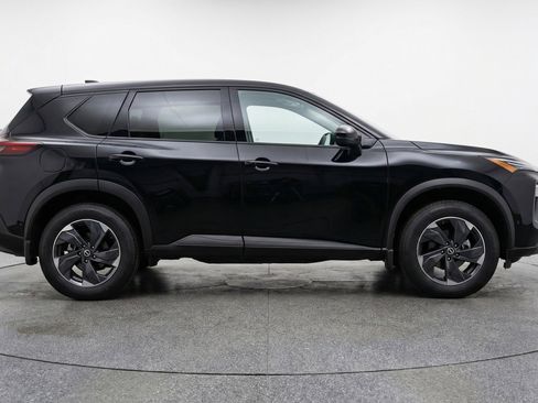 Used 2025 Nissan Rogue SV FWD image 11