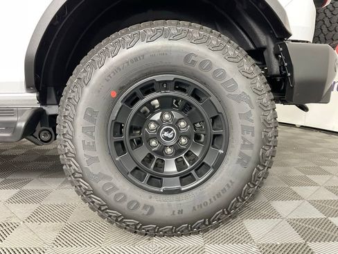 New 2026 Ford Bronco Outer Banks w/ Sasquatch Package AWD/4WD image 10