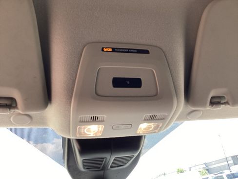 Used 2025 Ford Transit 250 148 Medium Roof RWD image 21